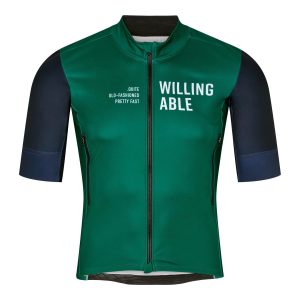 The Cloudburst SS Jacket is perfect for autumn rides with waterproof, windproof membranes and breathable side vents for comfort. Green wit black short sleeves.
