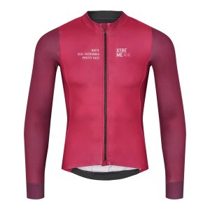 The Willing & Able Tabasco LS Jersey in a dark red, combines a classic design with high-quality fabrics for comfort, ideal for autumn and spring rides.