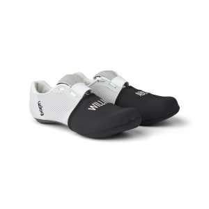 These black Toe Warmers provide a snug fit, water-repellent protection, and lasting warmth to keep your toes comfortable on cold rides.